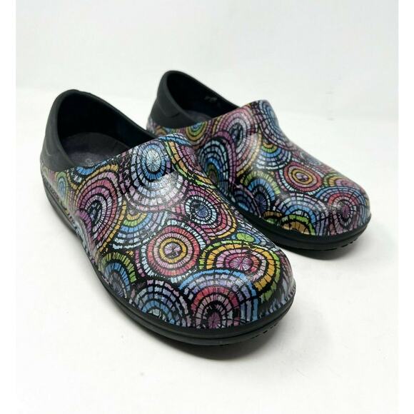 Crocs Neria Pro II Women's Multicolor Graphic Crocs-Lock Clog Shoes Size 8W - Picture 1 of 9